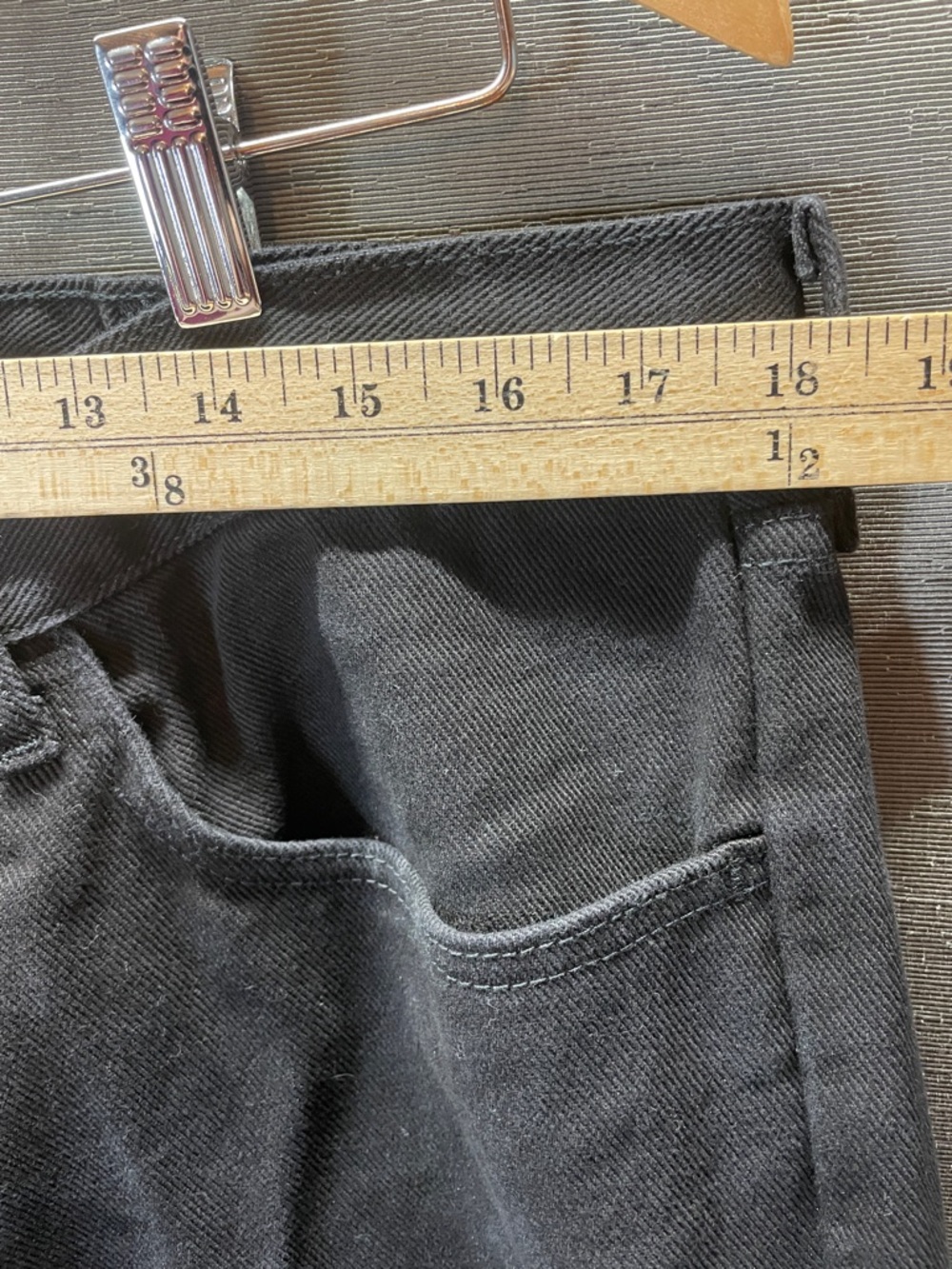 Lee Men's Straight Regular fit Jeans in Black - Picture 3 of 9